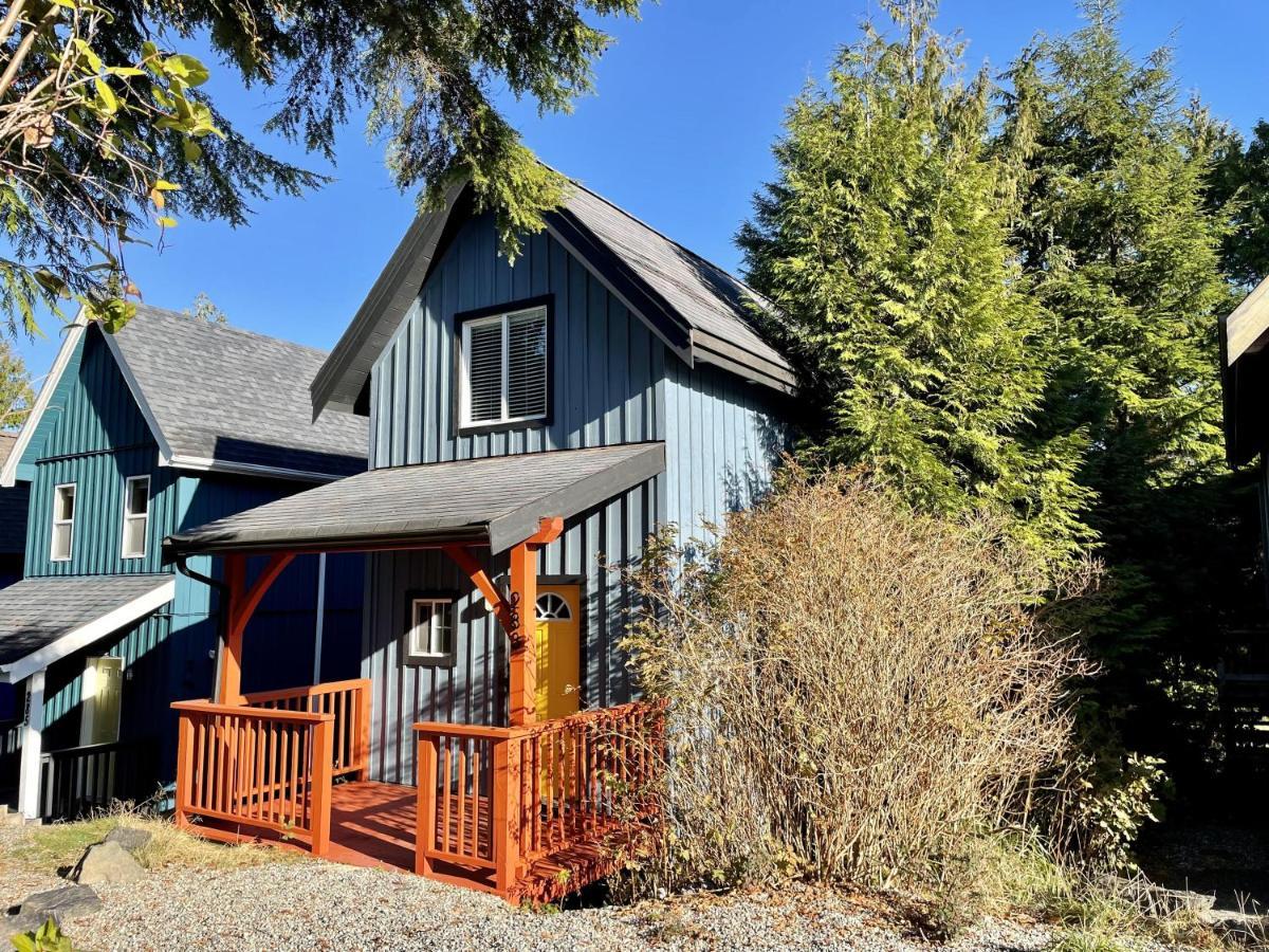 Waterfront Timber Frame Cottage! 우크루렛 외부 사진