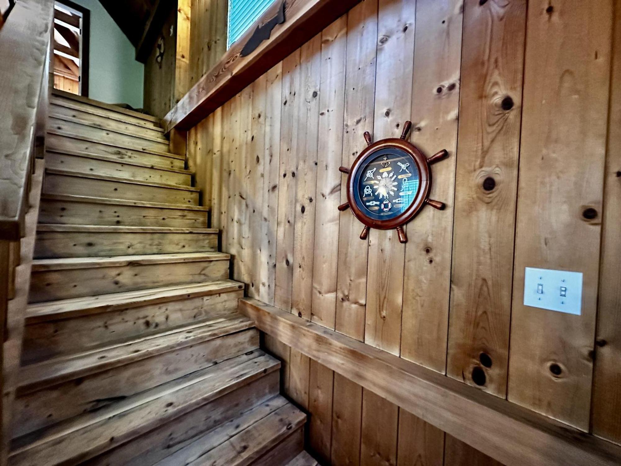 Waterfront Timber Frame Cottage! 우크루렛 외부 사진